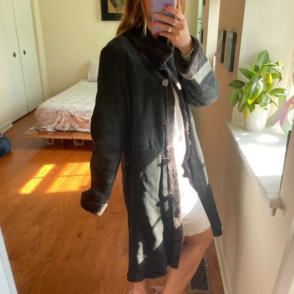 Donna Irene Shearling Button Down Coat Black and Navy - Picture 3 of 12